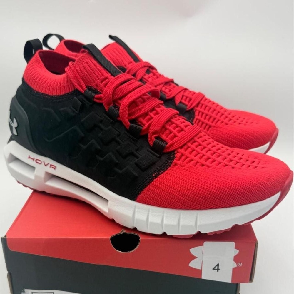 Men's size 10Under Armour HOVR Phantom 1 red & black sneakers